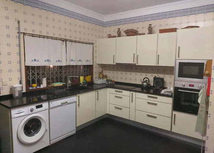 بيت للعطل House لافرا